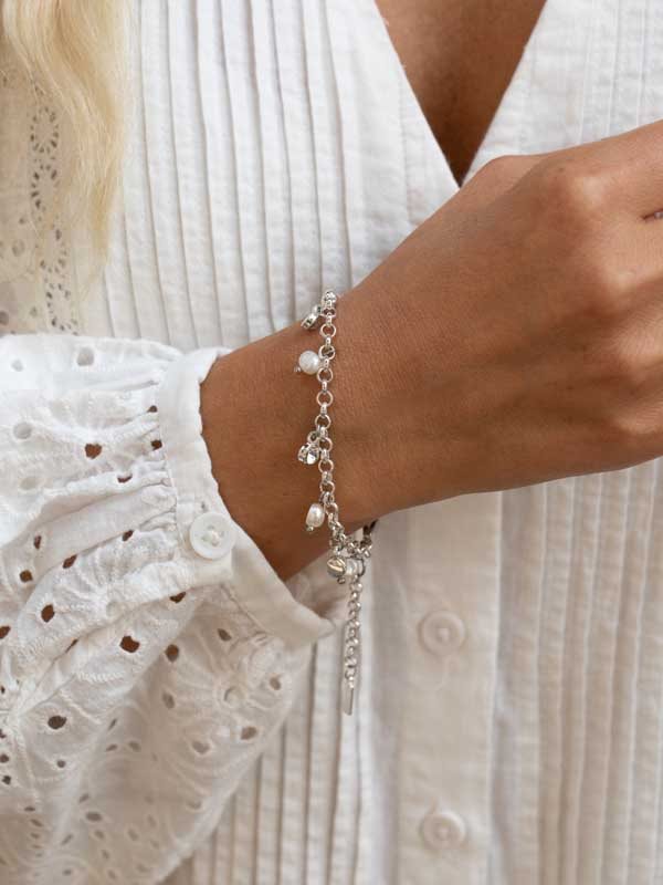 Bracelet of deals pearls